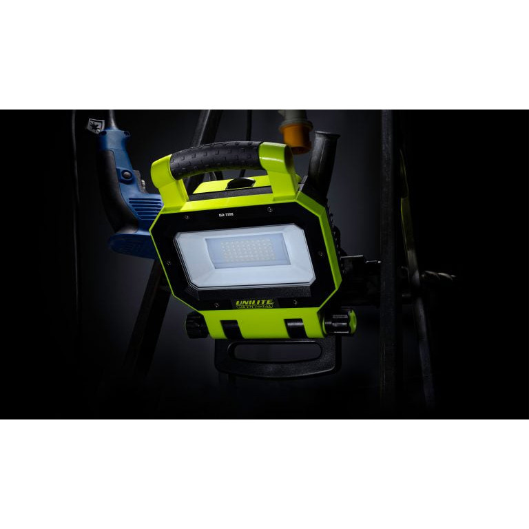 Unilite单反- 3500充电工作灯