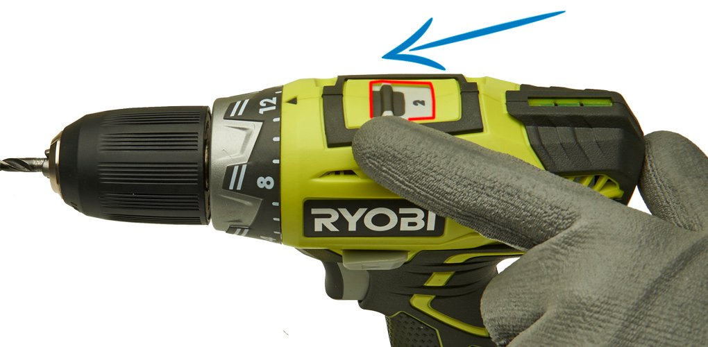 设置齿轮 - 在Ryobi钻头上，您使用齿轮2进行钻孔。